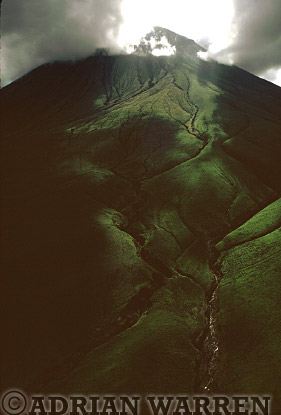 Mount Lengai, aerialafrica21.jpg 
229 x 340 compressed image 
(51,022 bytes)