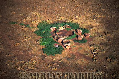 Masai, aerialafrica29.jpg 
340 x 224 compressed image 
(93,360 bytes)