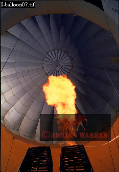 Ballooning, aerialballoon25.jpg 
243 x 350 compressed image 
(69,041 bytes)
