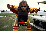 Preview of: 
IMAX_skydiving01.jpg 
360 x 246 JPEG-compressed image 
(47,280 bytes)