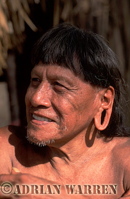 AW_Waorani1073, Waorani Indians : Caempaede, Settlement near airstrip, rio Cononaco, Ecuador, 2002